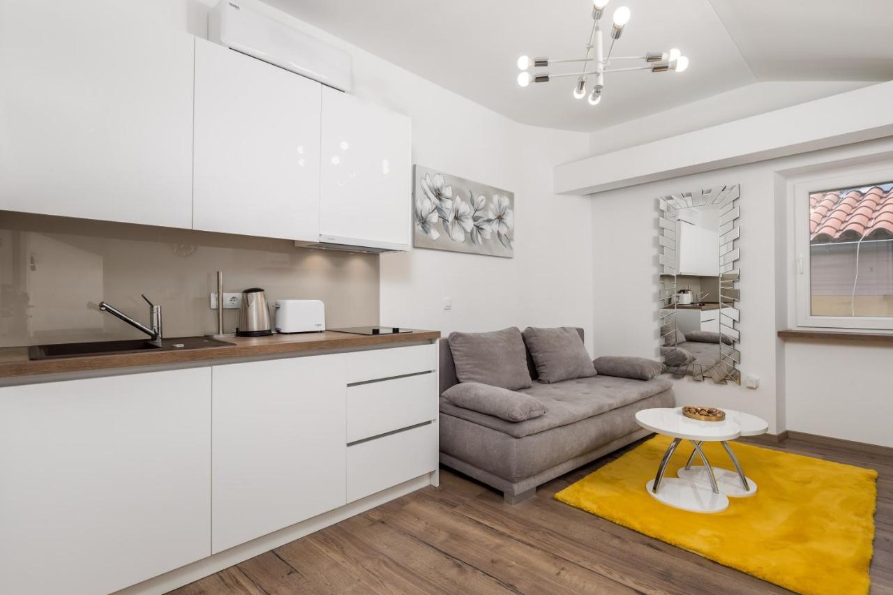 Central Apartments Dalmatina Rijeka Exterior photo